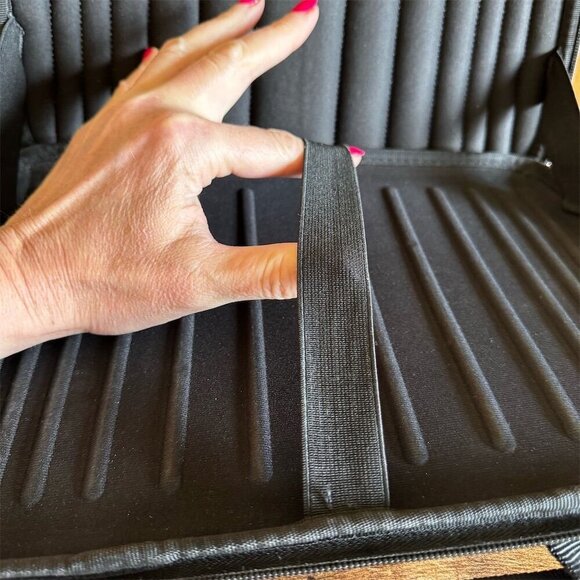 Case Logic Black EVA Hardshell Padded Laptop/Tablet Sleeve with Handle - Picture 3 of 4